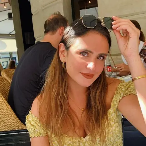 ellaelli8654 image 0